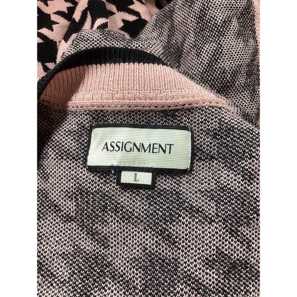 Assignment 'Carly' Pink Heart Charm Cardigan Size L - Picture 4 of 4